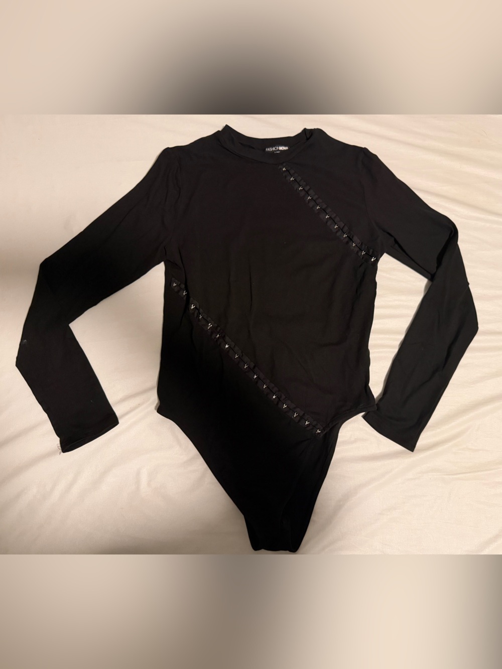 Fashion Nova Black Long Sleeve One-Shoulder Hook-Accent Bodysuit NWOT